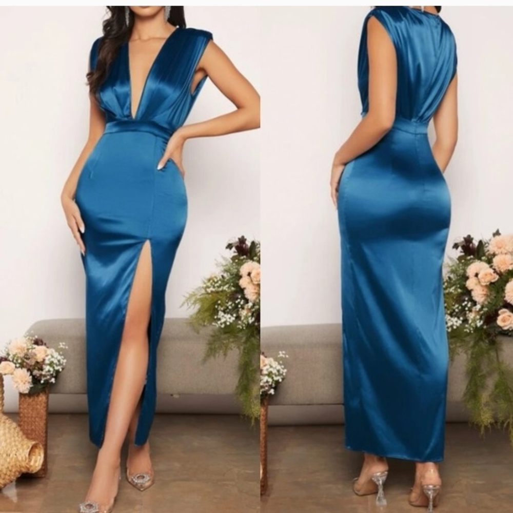 Luxe Elegant Blue Satin Evening Gown